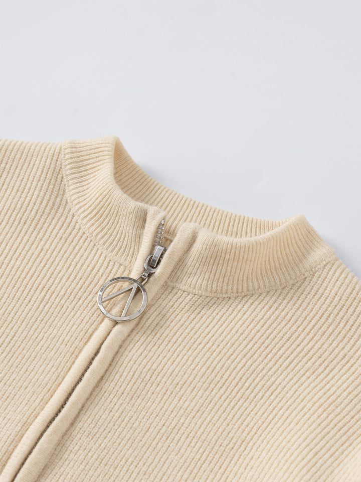 سترة مخططة بسحاب