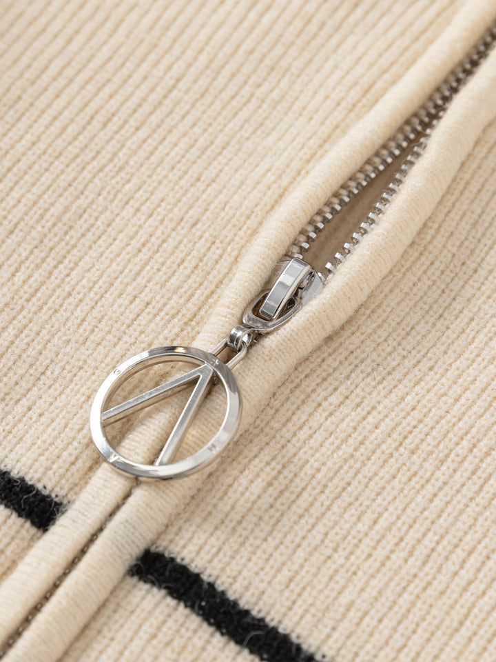 سترة مخططة بسحاب